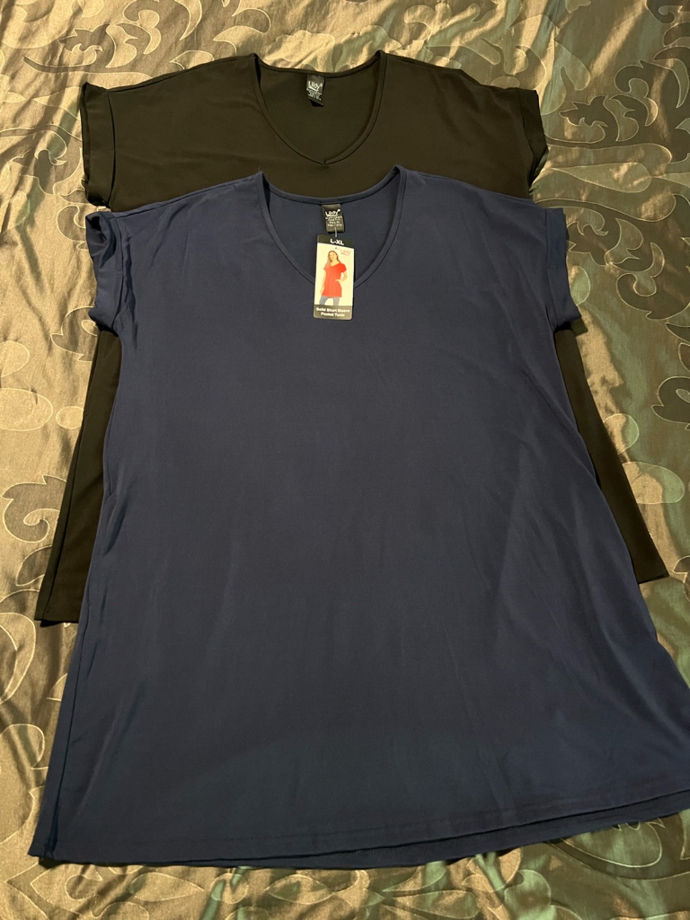 TWO- Lildy Women’s Solid Short Sleeve Pocket Tunic Navy and Black L/XL One NWT